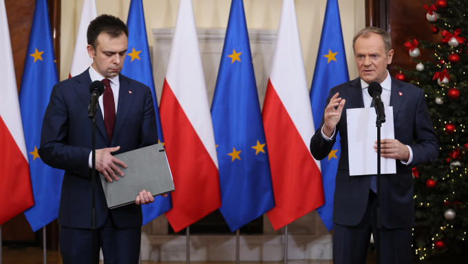 Premier: odblokujemy 3,2 mld zł subwencji ogólnej dla samorządów; Fot. PAP/Leszek Szymański
