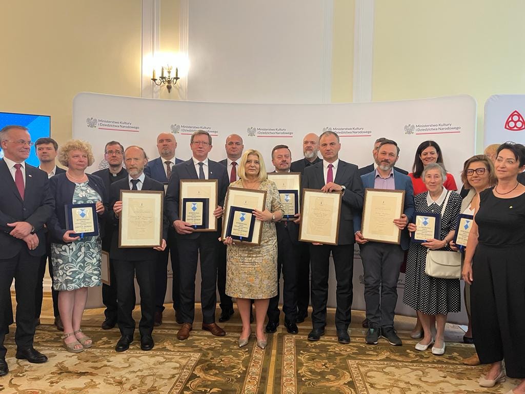 Altana w Parku Młodzieżowym wyróżniona tytułem „Zabytek zadbany”.jpg