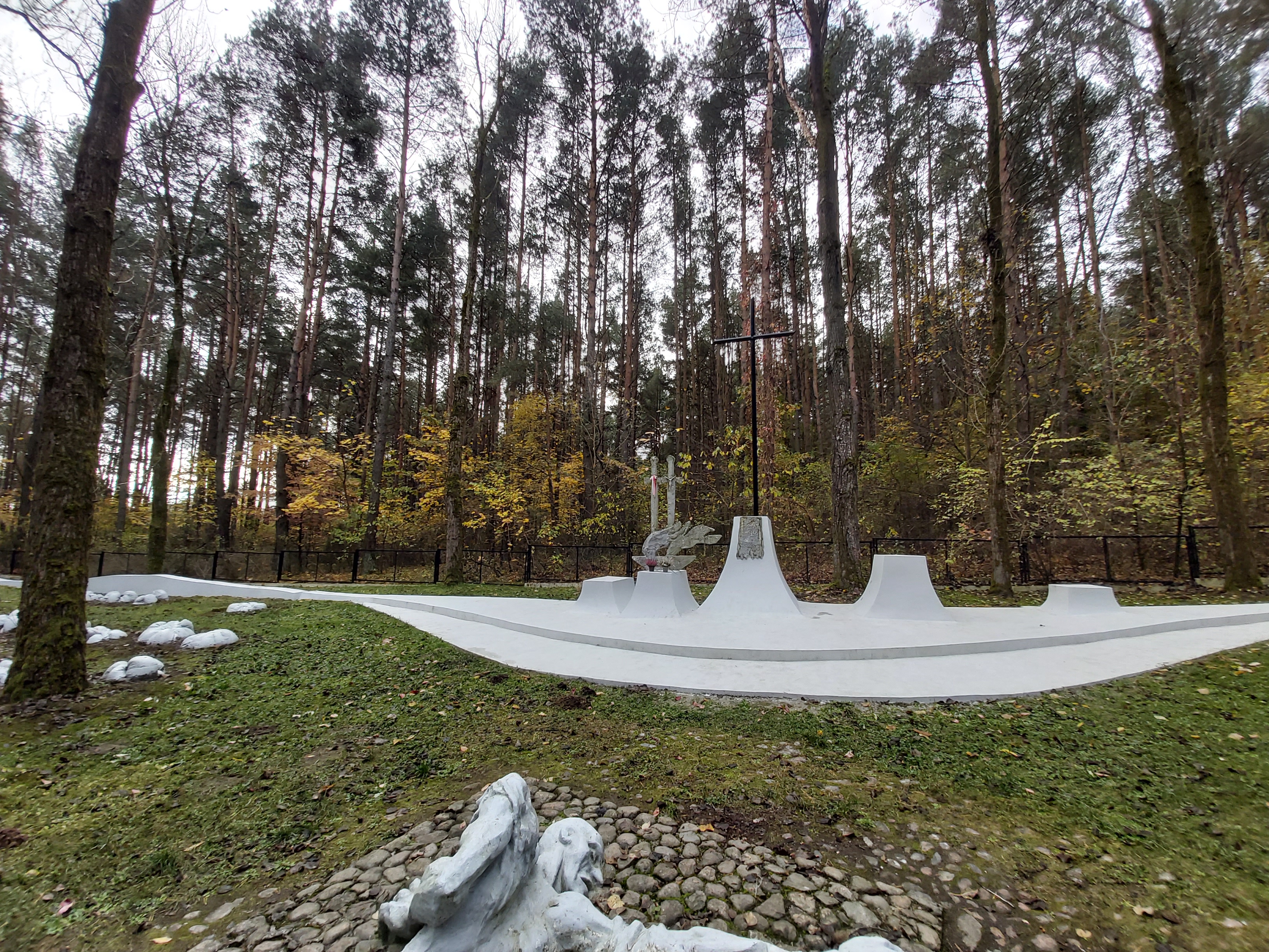 Renowacja cmentarza2.jpg