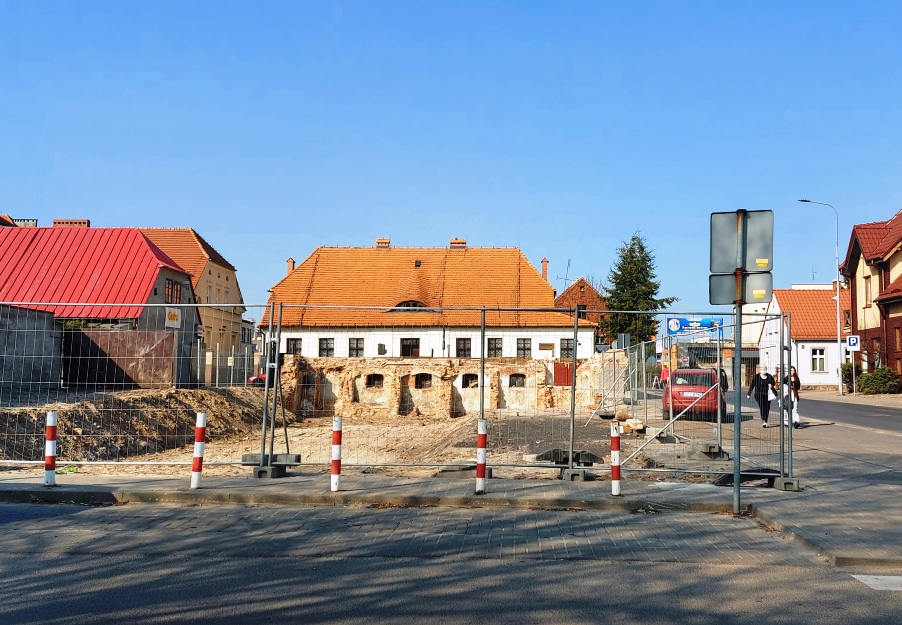 Foto (I. Kuczyńska): Nowe mieszkania powstaną u zbiegu dwóch ulic w centrum Pleszewa