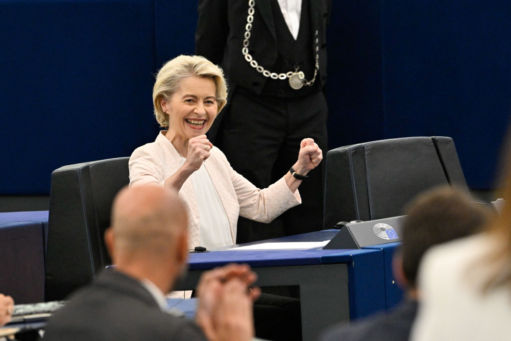Ursula von der Leyen w Parlamencie Europejskim po ogłoszeniu wyniku głosowania; fot. © European Union 2024 - Source : EP