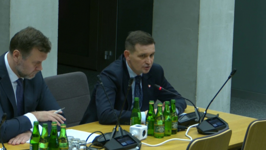 Screen z transmisji w Sejmie