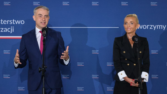 Wicepremier, minister cyfryzacji Krzysztof Gawkowski i I wiceprezes BGK prof. Marta Postuła; fot. PAP/Albert Zawada