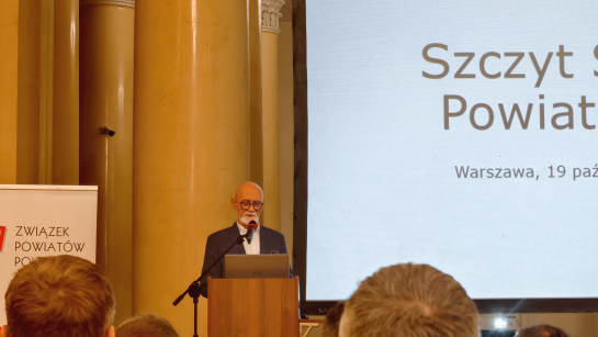 Wiceminister zdrowia Tomasz Maciejewski podczas Szczytu Szpitali Powiatowych; fot. Serwis Samorządowy PAP