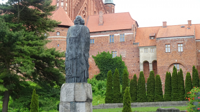 Pomnik Kopernika we Fromborku, Fot.PAP/Jerzy Uklejewski