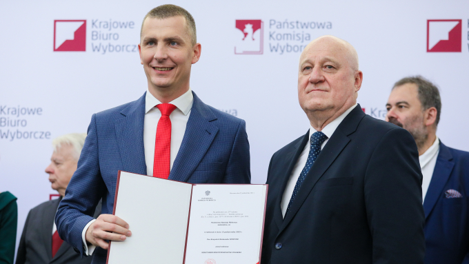 Krzysztof Kukucki podczas uroczystości wręczenia nowym senatorom zaświadczeń o wyborze. Fot. PAP/Paweł Supernak