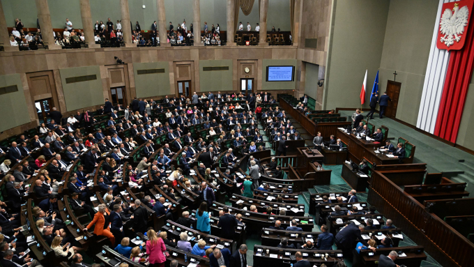 25 aktualnych posłów zdobyło mandat do Parlamentu Europejskiego;  fot. PAP/Radek Pietruszka