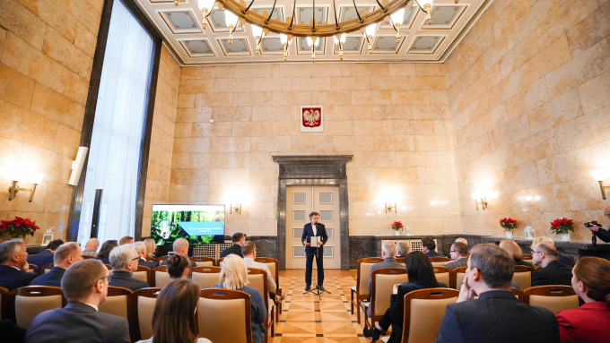 Wiceminister funduszy Jacek Karnowski podczas konferencji "Transformacja energetyczna Śląska w modelu partnerstwa publiczno-prywatnego”, fot. MFiPR