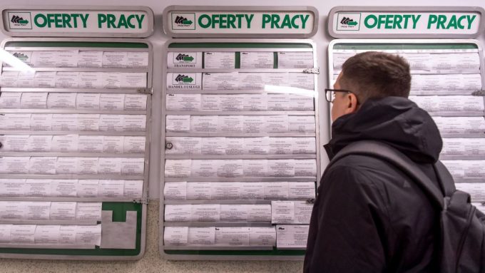 W ocenie ZPP niewystarczające środki zaplanowane na 2026 r. znacząco ograniczą skuteczność powiatowych urzędów pracy; fot. PAP/Tytus Żmijewski