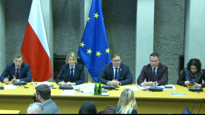 Sejm/Komisja Nadzwyczajna do spraw zmian w kodyfikacjach - transmisja posiedzenia