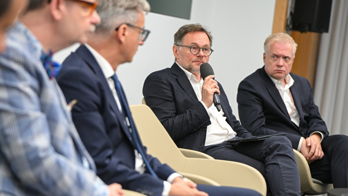 Debata "Najważniejsze trendy i wyzwania dla samorządów w świetle  Wskaźnika Aktywności Rozwojowej Samorządów"; fot. PAP/Marcin Obara